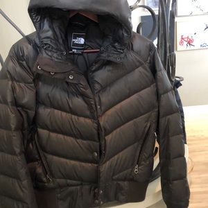 North Face puffy coat with hood. Dark Grey